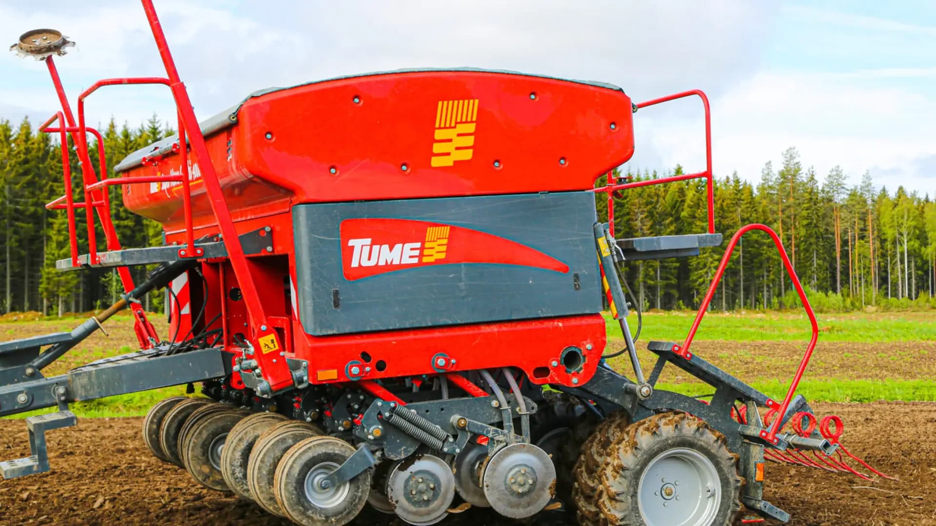 Tume Agri — maszyny w obiektywie — kadr 1