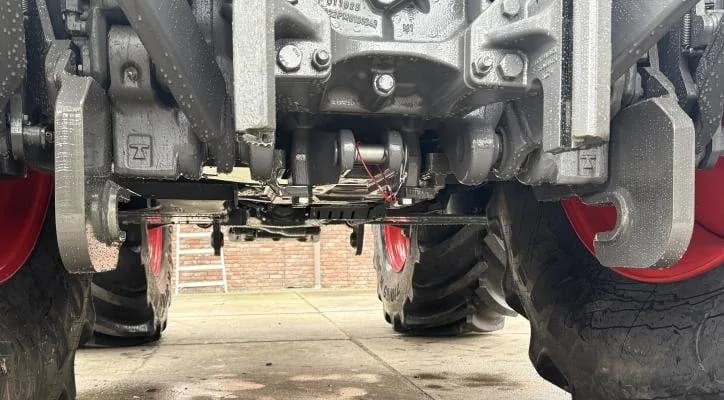 Punkty mocowania podwozia pod ciągnikiem