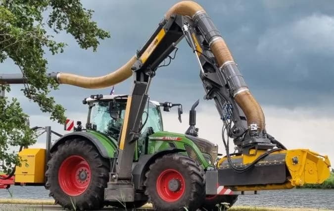Układ odsysania nad wysięgnikiem
